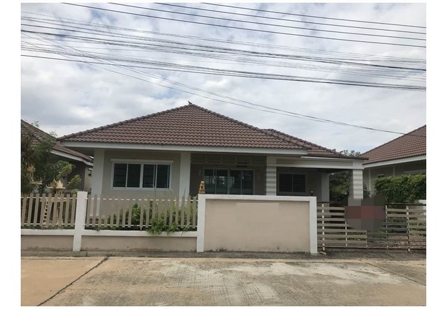 Code ID : PG-PLK-LB-A-650018ราคาขาย   2,200,000 บาท- เนื้อที่ :  58 ตร.ว พื้นที่ใช้สอย : 105 ตร.ม- 2 ห้องนอน 2 ห้องน้ำ- 1 คัน- บ้านหันไปทางทิศ : -พิกัดทรัพย์ :  https://maps.app.goo.gl/1DqL1S4Bseadp6ou8สถานที่ใกล้เคียง- ใกล้วัดมะขามเตี้ย- ใกล้โรงเรียนอนุบาลพิษณุโลก- ใกล้วัดอรัญญิก พิษณุโลก- ใกล้บิ๊กซี ซูเปอร์เซ็นเตอร์ พิษณุโลกสอบถามเพิ่มเติม/นัดชมโทร. 097-419-5982(พลอย)โทร. 096-932-4624(ออมสิน)Line : @panaya (มี@ด้านหน้า)ปรึกษาสินเชื่อฟรี One Stop Service ดูแลตั้ง