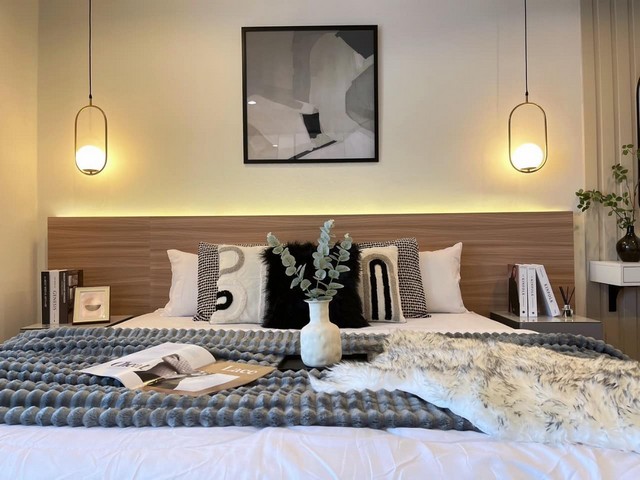 ขายด่วน พญาไท พลาซ่า ชั้น 21 ขนาด 65.84 ตรม.ที่ตั้ง: ถ. พญาไท แขวงทุ่งพญาไท เขตราชเทวี กรุงเทพมหานครรายละเอียดห้อง-1 ห้องนอน -2 ห้องน้ำ -1 ห้องนั่งเล่น-ภายในห้องมี 2 ระเบียง -โซนห้องครัว พร้อมเตาไฟฟ้าที่ดูดควันติด BTS พญาไท-ห้องตกแต่งใหม่ -ที่จอดรถประจำตำแหน่งขาย 6.99 ลบ. ลดราคาจาก 7.3 ลบ. ค่ะสนใจติดต่อ080-775-5188 Oddy(อ๊อดดี้)Line: 0807755188รายละเอียดเพิ่มเติม:http://www.estatealaddin.com/site/index.php?p=estate_details&id=2025