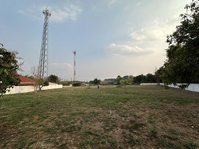 ขายที่ดิน 2 ไร่ 2 งาน 95 ตร.วา ติดถนนสามพร้าว ถมแล้วพร้อมใช้งาน  หน้ากว้าง 12 เมตร