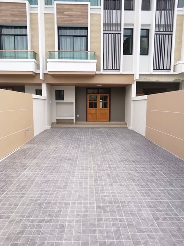 ขายทาวน์โฮม/Home Office 3 ชั้น ทำเลถนนเพชรเกษมซอย 52  ใกล้ MRT ภาษีเจริญ