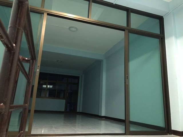 S2539 ให้เช่าตึกแถว 4 ชั้นครึ่ง ซอยภูมิจิตร ถนนพระราม 4 ใกล้BTSพระโขนง