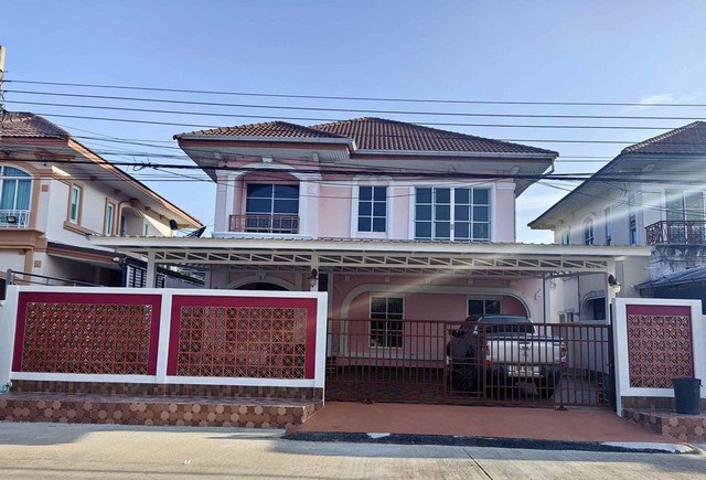 ให้เช่าบ้านเดี่ยวหมู่บ้านรุ่งกิจแกรนด์​วิ​สต้า ใกล้รถไฟฟ้า​สายสีชมพู ห้างแฟชั่น​ไอ​ส์แลนด์ ถนนหทัยราษฏร์