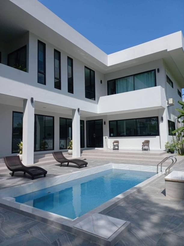 พูลวิลล่าสร้างใหม่ 13.9 ล้าน 146.6 ตรว. 4 นอน 5 น้ำ โซนวังตาล หางดง สไตล์โมเดิร์น บ้าน 2 ชั้น เฟอร์นิเจอร์ครบ พร้อมเข้าอยู่