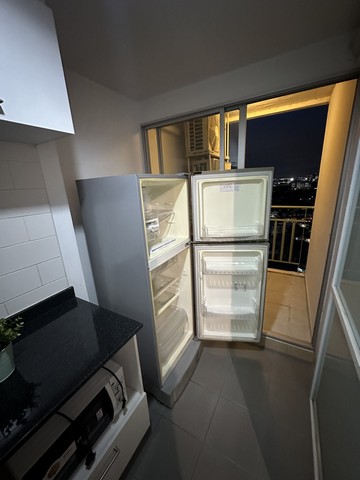 ให้เช่า คอนโด ลุมพินี วิลล์ ประชาชื่น-พงษ์เพชร 1 ห่างจากห้างเดอะมอลล์งามวงค์วาน 300 เมตร. HOMEPRO 100 เมตรห้องขนาด 32 ตร. ม. ชั้น 19 ตึก เอ เครื่องใช้ไฟฟ้าครบ มีเครื่องซักผ้า- แอร์ 2 ตัว- เครื่องซักผ้า- เครื่องทำน้ำอุ่น- ทีวี- ตู้เย็น- เฟอร์นิเจอร์ครบสิ่งอำนวยความสะดวก- สระว่ายน้ำ, ฟิตเนส- ร้านค้า, ร้านอาหาร, ร้านซัก อบ รีด- ห้องสมุด- 7 eleven มินิมาร์ท- อื่นๆ (สนามเด็กเล่น)- ราคา 7500บาท/เดือ