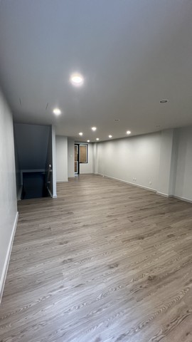 ให้เช่าโฮมออฟฟิศ 5 ชั้น JW Park RAMA 9 ติดถนนกรุงเทพกรีฑา  มีลิฟต์แก้ว ใกล้ เดอะเมอล์บางกะปิ