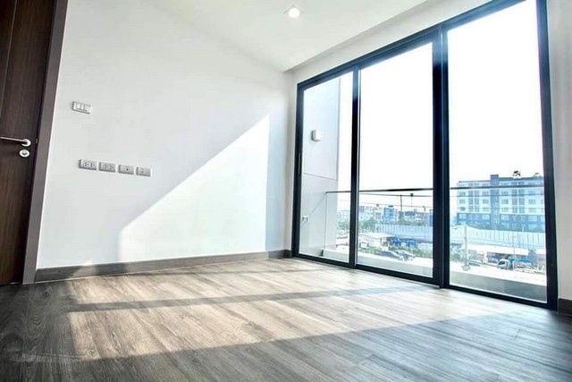 POR4503 ให้เช่า โฮมออฟฟิศระดับพรีเมี่ยม 4 ชั้น เจ ดับบลิว เออร์เบิน โฮมออฟฟิศ JW Urban Home Office บนถนนสรงประภา-ดอนเมือง