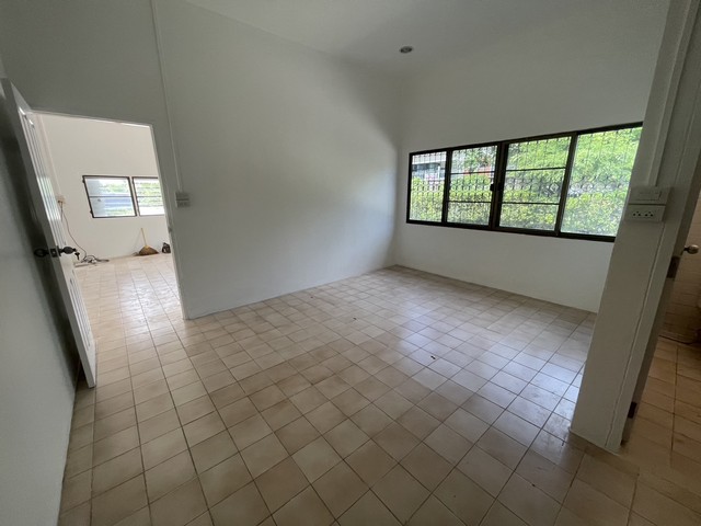 ให้เช่าบ้านเดี่ยว  ซอยเย็นอากาศย่านช่องนนทรี  ยานนาวา มีบ้าน2หลัง ในพื้นที่เดียวกัน