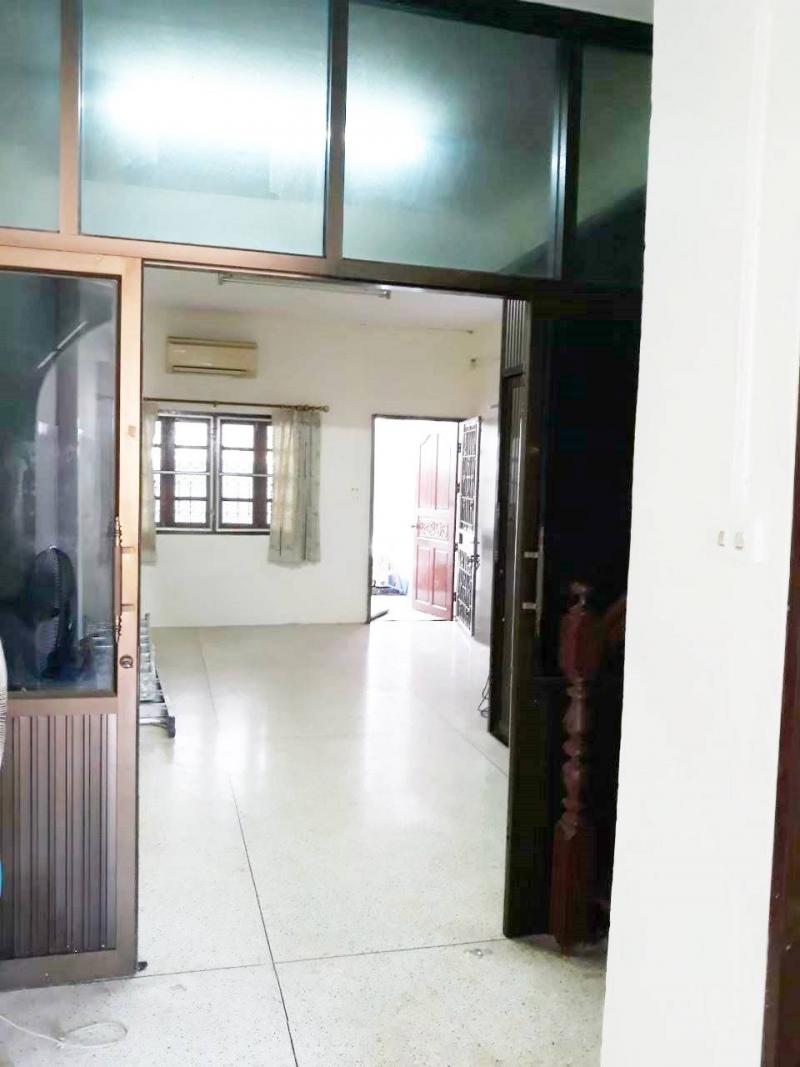 ให้เช่าทาวโฮม 2 ชั้น ซอย จรัญสนิทวงศ์ 37 ใกล้ สถานีรถไฟฟ้า MRT บางขุนนนท์ และ ใกล้ แม็คโคร จรัญสนิทวงศ์ 37ขนาด 18 ตร.ว. ทาวน์โฮม 2 ชั้น2 ห้องนอน 2 ห้องน้ำ 1 ที่จอดรถ** ค่าเช่า 9,500 บาท/เดือน ** สัญญาขั้นต่ำ 1 ปี ประกัน 2 เดือน ล่วงหน้า 1 เดือน ------------------------------------------------------------ ติดต่อสอบถามเพิ่มเติมได้ค่ะ โทร  089-636-4542ID Line : 089-636-4542------------------------------------------------------------ *** บริการรับฝากเช่า-รับฝากขายอสังหาทุกชนิด #อสังหาริม