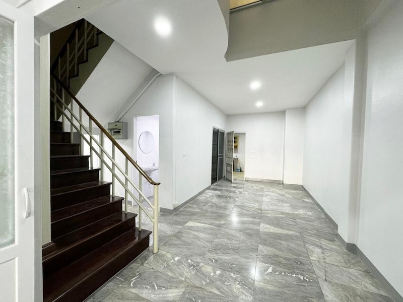 ให้เช่า-ขายทาวน์เฮ้าส์ 4 ชั้น หมู่บ้านวราธรวิลล์ พัฒนาการ 44 พร้อมอยู่ เนื้อที่ 31.5 ตร.วา พื้นที่ใช้สอยกว่า 300 ตร.เมตร