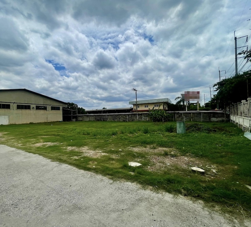 BL145 ให้เช่าที่ดินเปล่า ติดถนนร่มเกล้า 1 ไร่ ห่างจากมอเตอร์เวย์ 2 กิโล เขตลาดกระบังใกล้โรงเรียน สารสาส ร่มเกล้า