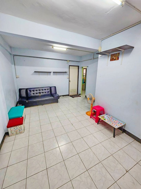 ขายขาดทุนกว่า 50% MRTลาดพร้าว71 1.5กม.อพาร์ทเม้นท์ 3 ชั้น ลาดพร้าว นาคนิวาส 50ตรว. 500ตรม. ทำเลดี  15นอน 16น้ำ 6แอร์  เฟอร์ครบ เซ็นทรัล