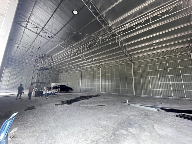 ให้เช่าโกดังพื้นที่รวม 1,176 ตรม.  อยู่ในซอยติวานนท์-ปากเกร็ด 34 ใกล้ Impact Areana เมืองทองธานี