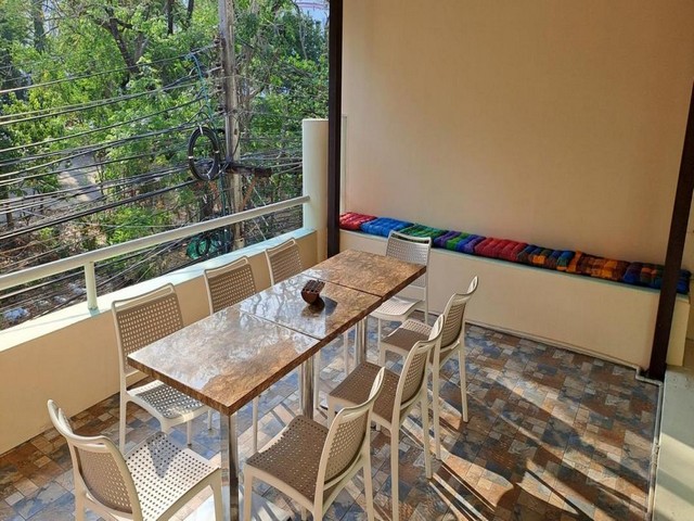 ให้เช่าโฮมออฟฟิศ 2 ชั้น 240 ตารางเมตร ย่านทาวน์ อิน ทาวน์, ใกล้เลียบด่วน พร้อมเฟอร์นิเจอร์