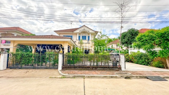 รหัสทรัพย์ : N0053บ้านเดี่ยว หมู่บ้าน ราชพฤกษ์ - บางบอน 4 ถูกที่สุดในโครงการที่ตั้ง : ถนนบางบอน4 แขวงหนองแขม เขตหนองแขม กรุงเทพมหานคร 10160รายละเอียดทรัพย์สิน :- บ้านเดี่ยว 2 ชั้น, ขนาด 102.8 ตารางวา, พื้นที่ใช้สอย 200 ตารางเมตร- 3 ห้องนอน, 3 ห้องน้ำ, 1 ห้องรับแขก, 1 ห้องนั่งเล่น, 1 ห้องครัว, 4 ที่จอดรถ- บ้านกว้างมาก หมู่บ้านเงียบสงบพร้อมอยู่ ราคาถูกที่สุดในโครงการสถาน