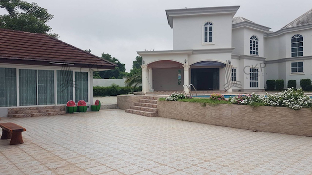 ขาย บ้านพร้อมที่ดิน ขนาดใหญ่ บ้าน 3 หลังในพื้นที่ มีสระว่ายน้ำและสวนผลไม้ โรงจอดรถ ครัวใหญ่แยกจากโซนบ้าน ใกล้เมือง ต.บ้านจั่น อ.เมือง อุดรธานี สนใจติดต่อสอบถามได้ค่ะรายละเอียด (Description) - ขนาด 4 ไร่ 330.8 ตร.วา- บ้าน 3 หลังในพื้นที่- บ้านหลังใหญ่ยังตกแต่งไม่เสร็จ- 8 ห้องนอน 3 ห้องน้ำ- เครื่องปรับอากาศ 8 เครื่อง- โรงจอดรถขนาด 6 คัน- ครัวใหญ่แยก- สระว่ายน้ำ- สวนผลไม้การเดินทาง - 