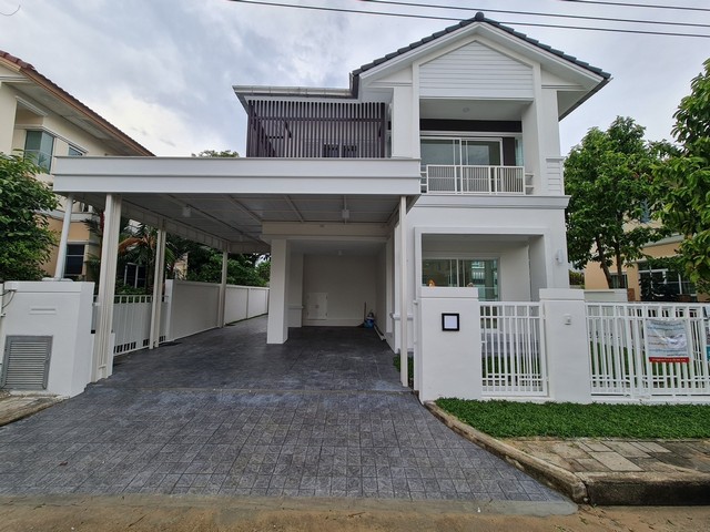 บ้าน บ้านเดี่ยว สราญสิริ รามอินทรา 1 51 ตาราง-วา 0 งาน 0 ไร่ 5000000 thb ใกล้ ซาฟารีเวิลด์, สนามกอล์ฟปัญญารามอินทรา, แฟชั่นไอส์แลนด์, เดอะพรอมานาด, ตลาดหทัยมิตร, โรงพยาบาลสินแพทย์, โรงเรียนสารสาสน์วิเทศ นิมิตใหม่, บิ๊กซี, แมคโคร และแจส กรีน วิลเลจ คู้บอน ฯลฯ. ทำเลดีเยี่ยม บ้านรีโนเวทเรียบร้อยแล้ว พร้อมอยู่ ทำเลดี ใกล้สิ่งอำนวยความสะดวกมากมาย สามารถใช้ทางเข้า-ออกได้หลายทาง และเหมาะสำหรับผู้ที่ต้องการบ้านเดี่ยวในทำเลที่ดีมาก