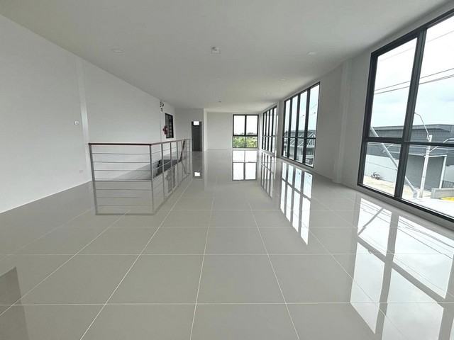 ให้เช่า โกดังใหม่ออฟฟิศ 2 ชั้น  พื้นที่ 675 ตารางเมตร ย่านบางนา เทพารักษ์ กม.25