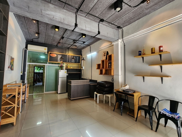 อาคารพาณิชย์ขาย 3ชั้น ตกแต่งแล้ว ถ.เอกชัย โครงการตลาดรุ่งนิรันดร์ ใกล้วัดโพธิ์แจ้ เหมาะสำหรับพักอาศัย ทำร้านอาหาร ถนนกว้างจอดรถสบาย