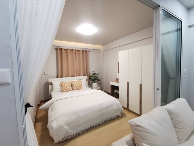 #CS115 สำหรับขาย : ห้องเคหะ บ้านพอน, 1 ห้องนอน 1 ห้องน้ำ, ชั้น 1เคหะบ้านพอน- 1 ห้องนอน - 1 ห้องน้ำ- ขนาด 34.06 ตรม.- ตึก 52 ชั้น 1- ปรับปรุงใหม่ทั้งห้อง - เฟอร์นิเจอร์ใหม่ทั้งหมด สถานที่ใกล้เคียง- อนุสาวรีย์ (6 นาที)- โรบินสัน- โลตัสถลาง- โรงเรียนวัดศรีสุนทร- โรงพยาบาลถลางราคาขาย  899,000  บาท---------------------------------------#CS115 For Sale : Thalang, Room at Ban Pon , 1 Bedroom 1 Bathroom, 1st flr.Room @Ban Pon- 1 bedroom - 1 bathroom- Size 34.06 sqm.- Building 52, 1st floor- Renovated the entire room - All new furniture Nearby places- Monument (6 minutes)- Rob