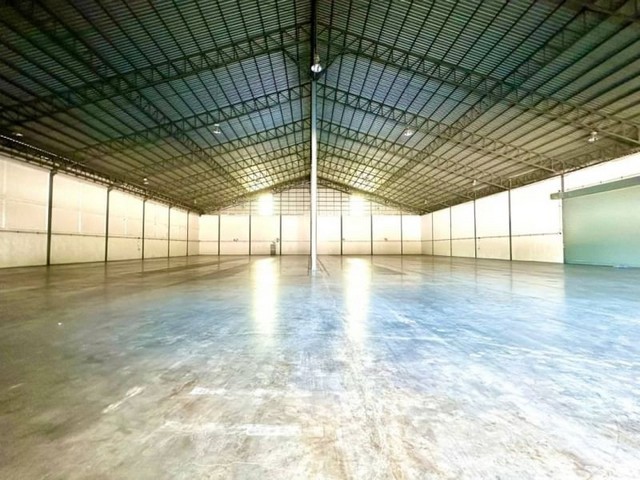 โกดังสินค้าโรงงาน ชลบุรี ให้เช่า บ้านบึง รถเทรนเลอร์เข้าออกสะดวกสบาย TP-L0269