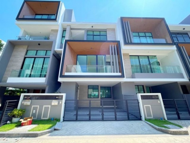 ให้เช่า เนอวาน่า ดีฟายน์ ศรีนครินทร์-พระราม 9Nirvana Define Srinakarin-Rama9 บ้านใหม่ ไม่เคยเข้าอยู่3 ห้องนอน 4 ห้องน้ำ 2 ที่จอดรถแอร์ 3 เครื่องเหมาะสำหรับทำโฮมออฟฟิศ และอยู่อาศัยสามารถจดทะเบียนบริษัทได้https://goo.gl/maps/NxJhaiF7QjwLBpc39ค่าเช่า 80,000 บาท/เดือนสัญญาเช่าขั้นต่ำ 1 ปีล่วงหน้า 1 เดือน , ประกัน 2 เดือนติดต่อ 096 964 5474 บี ธนภรณ์ทักแชท 096 964 5474 