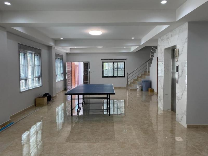 เช่าโฮมออฟฟิศ 5 ชั้น ลาดพร้าว 110 ใกล้บิ๊กซีลาดพร้าว เข้าซอยเพียง 600 เมตร พร้อมลิฟท์