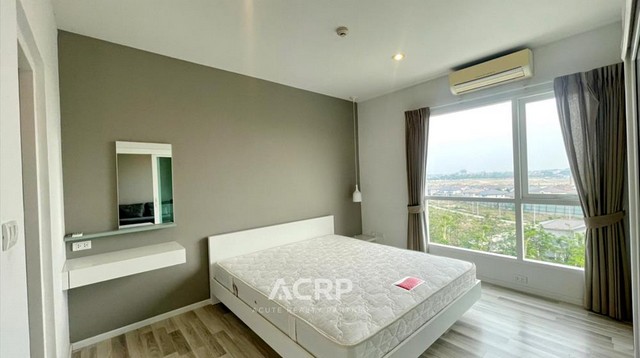 ขายขาดทุน คอนโดนอร์ท 5 โครงการสิรีนเลค แม่เหียะ จ.เชียงใหม่ ขนาดห้อง 35.21 ตร.ม. 1 ห้องนอน 1 ห้องน้ำ พร้อมเฟอร์นิเจอร์และเครื่องใช้ไฟฟ้าครบ วิวสวย ระเบียงหันไปทางทิศใต้ สามารถรับชมวิวทิวทัศน์อันสวยงามได้เต็มที่โดยไม่มีสิ่งกีดขวาง ห้องสภาพใหม่มากไม่ได้ใช้งานเนื่องจากเจ้าของอยู่ต่างจังหวัด ห่างจากเซ็นทรัลแอร์พอร์ตพลาซ่าเพียง 4.6 กิโลเมตร, โรงเรียนนานาชาติลา