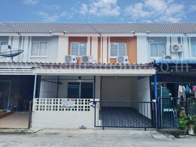 รหัสทรัพย์  5374ทาวน์เฮ้าส์ พฤกษา 74/1 ศรีนครินทร์-เทพารักษ์ พร้อมอยู่ที่ตั้ง : ถนน ศรีนครินทร์ทรัพย์บุญชัย ต.บางเมือง อ.เมืองสมุทรปราการ จ.สมุทรปราการ 10280รายละเอียดทรัพย์- ทาวน์เฮ้าส์ 2 ชั้น, ขนาดพื้นที่  17.1 ตารางวา, พื้นที่ใช้สอย 98 ตารางเมตร- 3 ห้องนอน 2 ห้องน้ำ 1 ห้องรับแขก, 1 ห้องครัว 1 ที่จอดรถ  - พื้นชั้นล่างกระเบื้อง แกรนิตโต้, พื้นชั้นบนกระเบื้อง- 