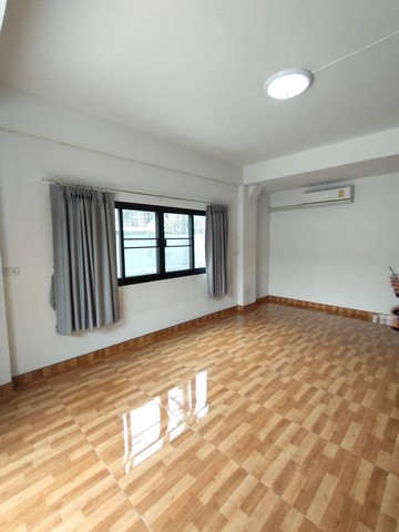 ให้เช่าบ้านเดี่ยว2ชั้นย่านโชคชัย4ซอย76เหมาะอยู่อาศัยและทำโฮมออฟฟิศ