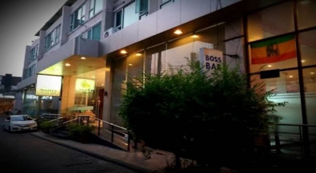 ขายโรงแรมบอสสูทนานา  ด่วนๆ        BOSS​  SUITUTES          NANA​ HOTEL      โรงแรมบอสสูทนานา Boss Suites Nana Hotel   โรงแรมบอสสูทนานา บูติค ระดับ 4  ดาว ย่านบนสุขุมวิทซอย 4, เขตคลองเตย ใกล้รถไฟฟ้า BTS นานาเหนือ กรุงเทพมหานคร.Boss Suites Nana Hotel for Sales, It is the contemporary 4 star boutique hotel at the center of the city, It is  the most charming hotel for tourists and business travellers at the center of the city, close to BTS Nana station.สวัสดีครับ/Sawasdee :เสนอขายโรงแรมบูติค  ระดับ4 ดาว สวยงาม ย่านธุรกิจ ใกล้รถไฟฟ้า BTS นานาเหนือ -  Boss Suites Nana  Bangkok Hotel for Sales 