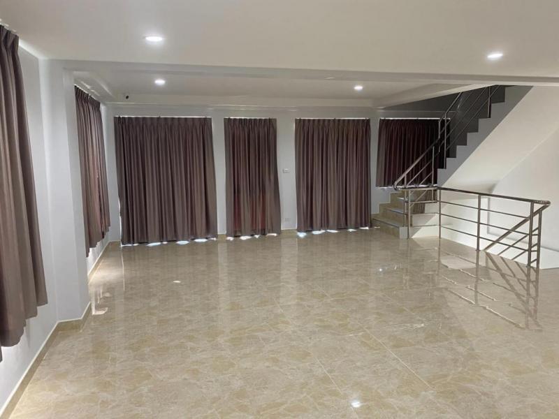 HR 5861 ให้เช่าโฮมออฟฟิศ 5 ชั้น พร้อมลิฟท์ ลาดพร้าว 110 ใกล้บิ๊กซีลาดพร้าว