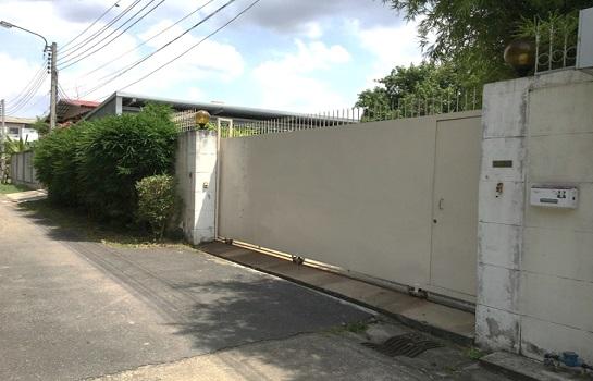 ขายที่ดินขนาด 200 ตารางวา ลาดพร้าว 71 ซอย นาคนิวาส 48 ที่ดินถมสูง เป็นสี่เหลี่ยมผืนผ้าหน้ากว้าง20เมตรลึก40เมตร