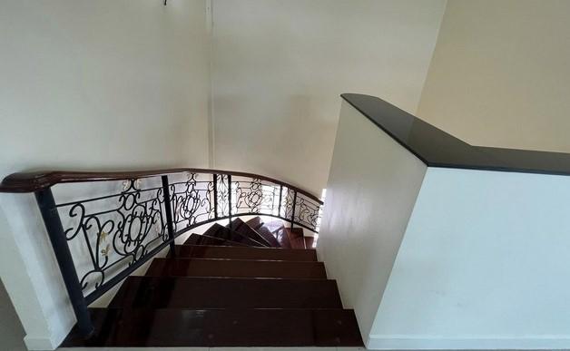 ขายบ้านเดี่ยว ที่ดิน 93 ตรว.พื้นที่ 400 ตร.ม. ซอยหมอเหล็ง ราชปรารภ มี 5 ห้องนอน 4 ห้องน้ำ พร้อมแอร์ 5 เครื่อง 2 ห้องครัว พร้อมเฟอร์นิเจอร์