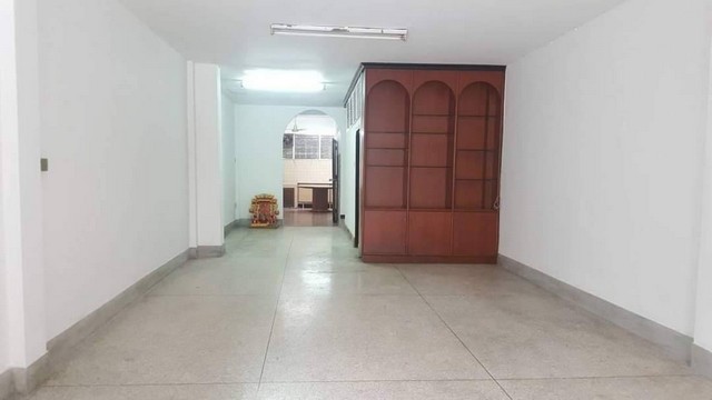 รหัสทรัพย์ R3127 ปล่อยให้เช่า ทาวน์เฮาส์ 3ชั้น ซอย ประชาสงเคราะห์ ถนนดินแดง ตกแต่งใหม่ทั้งหลัง