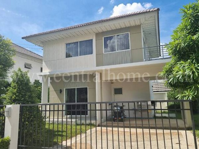 รหัสทรัพย์  4644บ้านเดี่ยว  เพอร์เฟค เพลส สุขุมวิท 77 - สุวรรณภูมิที่ตั้ง : ถนนลาดกระบัง แขวงราชาเทวะ เขตบางพลี จังหวัดสมุทรปราการ 10540รายละเอียดทรัพย์- บ้านเดี่ยว 2 ชั้น, ขนาดเนื้อที่ 62.7 ตารางวา, พื้นที่ใช้สอย 165 ตารางเมตร- 3 ห้องนอน, 2 ห้องน้ำ, 1 ห้องรับแขก, 1 ห้องครัว, 2 ที่จอดรถ - บ้านหันทิศใต้สิ่งอำนวยความสะดวก- เจ้าหน้าที่รักษาความปลอดภัย 24 ชั่วโมง, รปภ., กล้องCCTV- สาธารณูปโภคค