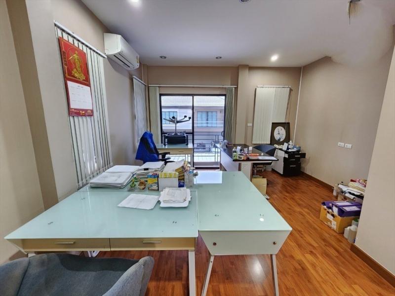 ขายบ้านเดี่ยวโครงการ H-Cape Serene สุขาภิบาล 2-บางนา เนื้อที่ : 50.6 ตารางวา พท.ใช้สอย 180 ตรม.