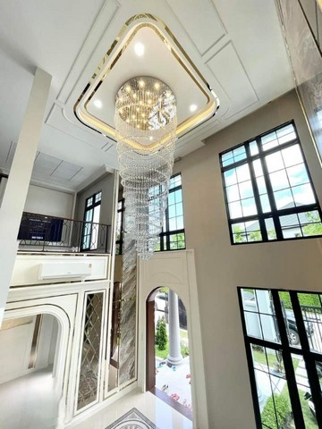 ขายหรือเช่า บ้านเดี่ยวพร้อมอยู่ หมู่บ้านเดอะพาลาสโซ่ ปิ่นเกล้า 11.5 ตร.วา