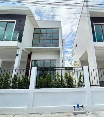 บ้านสร้างใหม่ แยกพรอมเมนาด้า ต.ท่าศาลา  ใกล้ รร.นานาชาติ UCIS , ABS  ใกล้วัดศรีบัวเงิน.