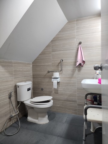 TOWNHOUSE S GATE  พื้นที่ =  20 SQ.WA 3Bedroom2BATHROOM 3500000 BAHT. BIG SALE หน้าบ้านไม่ชนใคร ตรงข้ามสระว่ายน้ำ