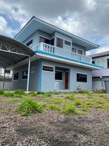 ขาย บ้านเดี่ยว 2 ชั้น หมู่บ้านศิริเกษม ซอย 19 แยก 8 ขนาด 92 ตรว. รีโนเวทใหม่ทั้งหลัง พร้อมเข้าอยู่ด้วยเฟอร์ฯใหม่ที่ตั้ง : หมู่บ้านศิริเกษม ซอย 19 แยก 8 แขวงบางไผ่ เขตบางแค กรุงเทพมหานคร 10160รายละเอียดบ้าน- บ้านเดี่ยว 2 ชั้น เนื้อที่ 92 ตารางวา - พื้นที่ใช้สอยมากกว่า 250 ตารางเมตร- 4 ห้องนอน 4 ห้องน้ำ- 1 ห้องนั่งเล่น 1 ห้องครัวขนาดใหญ่- จอดรถในบ้านได้ 4 คัน นอกรั้วได้ 2 คัน- บ้านหลังให