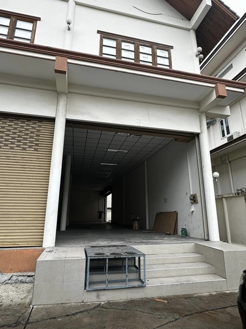 ให้เช่าสำนักงาน 2 ชั้น 197 ตรว. พื้นที่ 576 ตรม. ซอยลาซาล 75 สุขุมวิท 105 เหมาะทำออฟฟิศ พร้อม stock สินค้า ใกล้ MRT ศรีลาซาลเพียง 800 เมตร