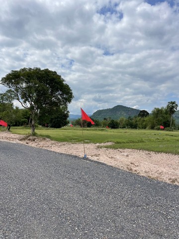 ที่ดินแบ่งขาย วิวเขาเศรษฐี เขาน้อย-เขาดิน ต.พรหมณี อ.เมือง นครนายก 150 ตรว. ถมให้ฟรี