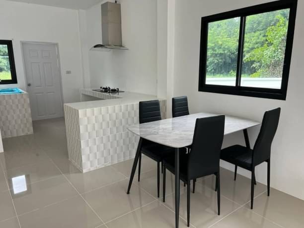 ราคาเพียง 1.98 ล้าน 75 ตรว. โซนดอยสะเก็ด บ้านสร้างใหม่ชั้นเดียว สไตล์นอร์ดิก บ้านเนื้อที่กว้าง สนามหญ้ารอบบ้าน เดินทางสะดวก