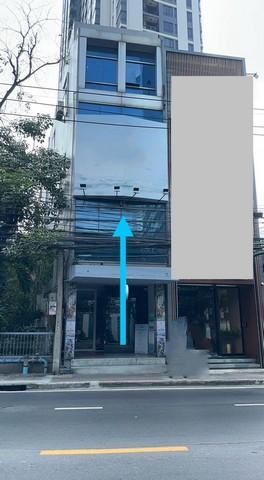 AHR28767-2  ให้เช่าพื้นที่ริมถนนเอกมัยชั้น 2เนื้อที่ใช้สอย 120ตารางเมตร ผนังด้านข้างเป็นกระจกห้องดูโปร่ง สว่าง ทางขึ้นลงแยกส่วนไม่รบกวนกัน ห่างบีทีเอสเอกมัย 500เมตร ทำเลดีเยี่ยมราคาเช่า 60,000บาท/เดือนประกัน 4เดือนล่วงหน้า 1เดือนรายละเอียดพื้นที่ด้านข้างเป็นกระจก ไม่ทึบโปร่ง สว่างขนาดพื้นที่ 120 ตารางเมตร พร้อมแอร์ และเครื่องใช้สำนักงานบางส่วนสถานที่ใกล้เคียง-บีที