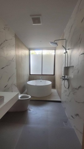 ขายบ้านวิลล่าหนึ่งชั้น สร้างเสร็จหลังใหญ่มาก  บ้านเปล่าไม่มีเฟอร์นิเจอร์ บางละมุง  ชลบุรี