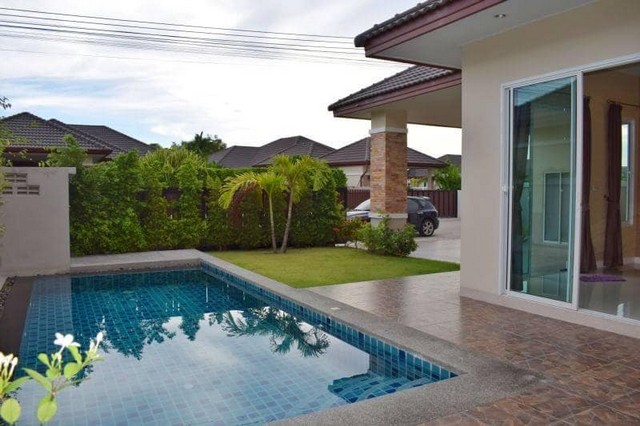 ขาย บ้านที่ห้วยใหญ่ การ์เด้นวิลล์ 2 ซอย สุขุมวิทพัทยา 36 เมืองพัทยา อำเภอบางละมุง ชลบุรี รหัส TTR18143 นอน  2 ห้องน้ำ ขนาด 92.3 ตร.ว พร้อมสระส่วนตัวขายพร้อมเฟอร์ครัวยุโรป + ครัวไทย ( มีการต่อเติมบางส่วน )สิ่งอำนวยความสะดวกในโครงการ- สระว่ายน้ำสระว่ายน้ำ- รปภ. 24ชั่วโมงรปภ. 24ชั่วโมง- กล้องวงจรปิดกล้องวงจรปิด- ลานจอดรถลานจอดรถ*รายละเอียด ถ่ายจากบ้านจริงที่ขาย แต่มีการต่อเติ