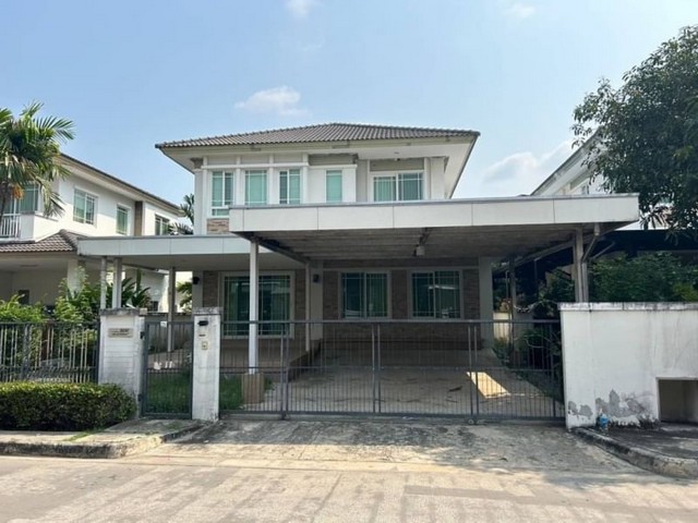 ขายบ้านใน หมู่บ้านมัณฑนา พระราม9-ศรีนครินทร์ 69 ตรว. ทำเลตอบโจทย์ รายล้อมด้วยสิ่งอำนวยความสะดวกที่ตั้ง: ถนนกรุงเทพกรีฑา 7 แขวงหัวหมาก เขตบางกะปิ กรุงเทพฯรายละเอียด- เนื้อที่ดิน 69 ตารางวา - พื้นที่ใช้สอย 190 ตารางเมตร- 3 ห้องนอน - 3 ห้องน้ำ- ห้องนั่งเล่นชั้น 2- จอดรถ 2 คัน - เฟอร์นิเจอร์- แอร์ / เครื่องใช้ไฟฟ้าสิ่งอำนวยความสะดวก- สระว่ายน้ำ- ฟิตเนส- สวนสาธารณะกว้าง 2 จุด- คลับ�