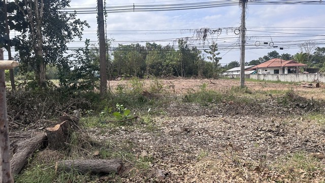 ขายที่ดิน 4 ไร่ 1 งาน 18 ตารางวา เจ้าของขายเอง ตำบลกุดน้ำใส อำเภอน้ำพอง ขอนแก่นที่ตั้ง : ตำบลกุดน้ำใส อำเภอน้ำพอง ขอนแก่น 40310https://maps.app.goo.gl/1sv4ZQLoA7XW56gY6ขนาดพื้น : 4 ไร่ 1 งาน 18 ตารางวารายละเอียดขายที่ดินสวยๆ  หน้ากว้างติดถนนสาธารณะ 40 เมตร ลึก 88 เมตร พิกัด ตำบลกุดน้ำใส อ.น้ำพอง จังหวัดขอนแก่น ไฟฟ้า ปะปาถึงเรียบร้อย ยินดีรับเพื่อนๆพี่ๆนายหน้าช่วยขายครับ สถานที่ใกล้เคียงโรงแรมเวี