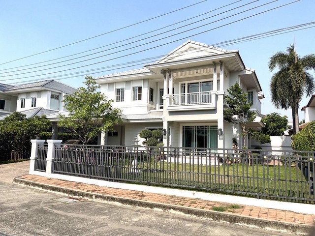 ขายบ้าน บ้านนันทวัน ศรีนครินทร์ เจ้าของขายเอง บางเมือง   เมืองสมุทรปราการที่ตั้ง : ตำบลบางเมืองใหม่ อำเภอเมืองสมุทรปราการ สมุทรปราการ 10270https://maps.app.goo.gl/GeUBQcr9wT32XyvS9ขนาดพื้นที่  :  103.9   ตารางวาพื้นที่ใช้สอย :   300  ตารางเมตรรายละเอียดบ้านเดี่ยว   (หมู่บ้าน นันทวัน ศรีนครินทร์ )ไม่มีบ้านตรงข้ามสถานที่ใกล้เคียงฟลอราวิลล์ ศรีนครินทร์-เทพารักษ์บ้านพฤกษา 74/1 ศรีนครินทร์-เทพารักษ์ บ้