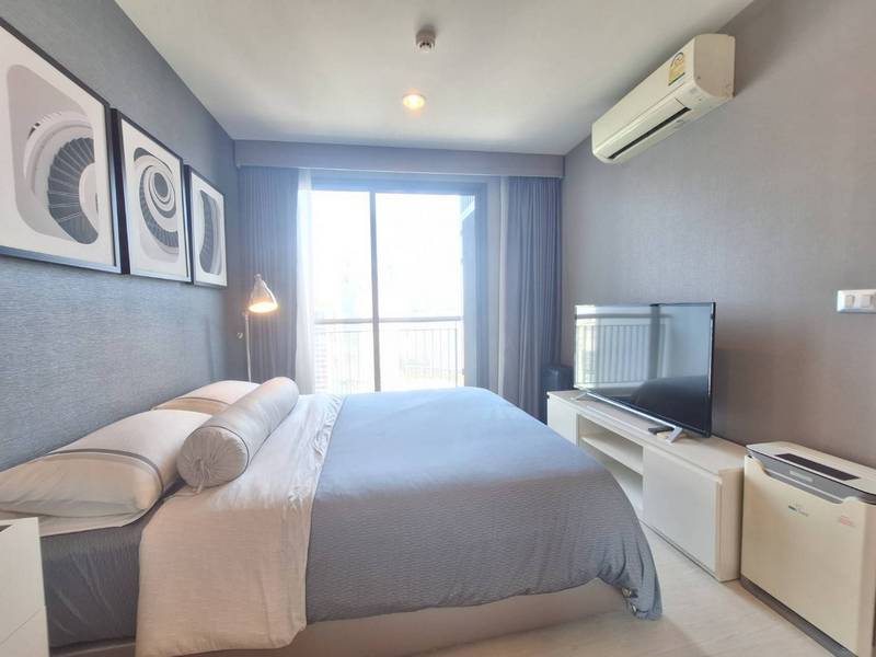 ghd000177R ให้เช่าคอนโด Rhythm Sukhumvit 42 ริทึ่ม สุขุมวิท 42 เฟอร์นิเจอร์ครบ ขนาด 45 ตรม ชั้นที่ 25ราคาเช่า  25,000 บาท/เดือนสนใจติดต่อ:โบ 0937894935Line: @guruhomeddคอนโด ริทึ่ม สุขุมวิท 42 / Rhythm Sukhumvit 42ที่ตั้ง : ถนนสุขุมวิท ซอยสุขุมวิท42 แขวงพระโขนง เขตคลองเตย กทม.รายละเอียด :ห้องขนาดห้อง 45 ตารางเมตร ชั้นที่ 251 ห้องนอน 1ห้องน้ำ1 ห้องนั่งเล่น 1 ห้องครัวปิดห้องสวย สะอาดน่าอยู่มากระเบียงทิศตะวันออก ตอนบ่ายไม่ร้อนเ